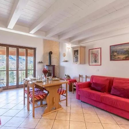 Casa Vacanze Rosalba Ferrara di Monte Baldo Exterior photo
