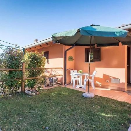 Casa Vacanze Rosalba Ferrara di Monte Baldo Exterior photo