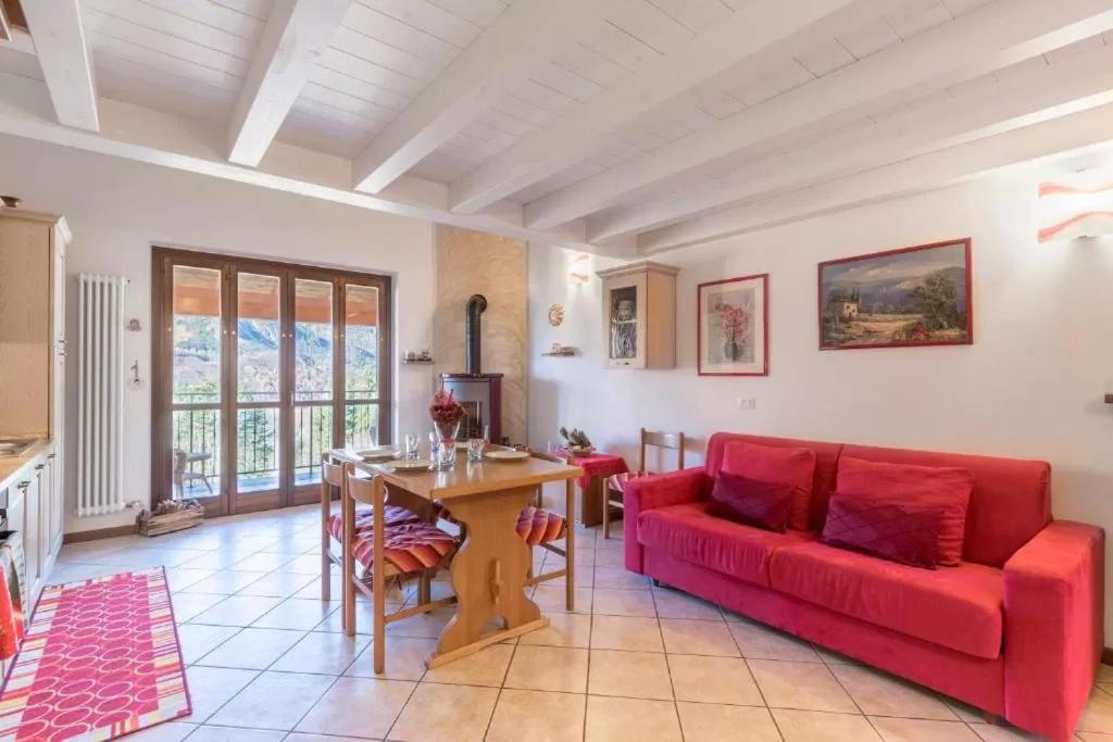 Casa Vacanze Rosalba Ferrara di Monte Baldo Exterior photo