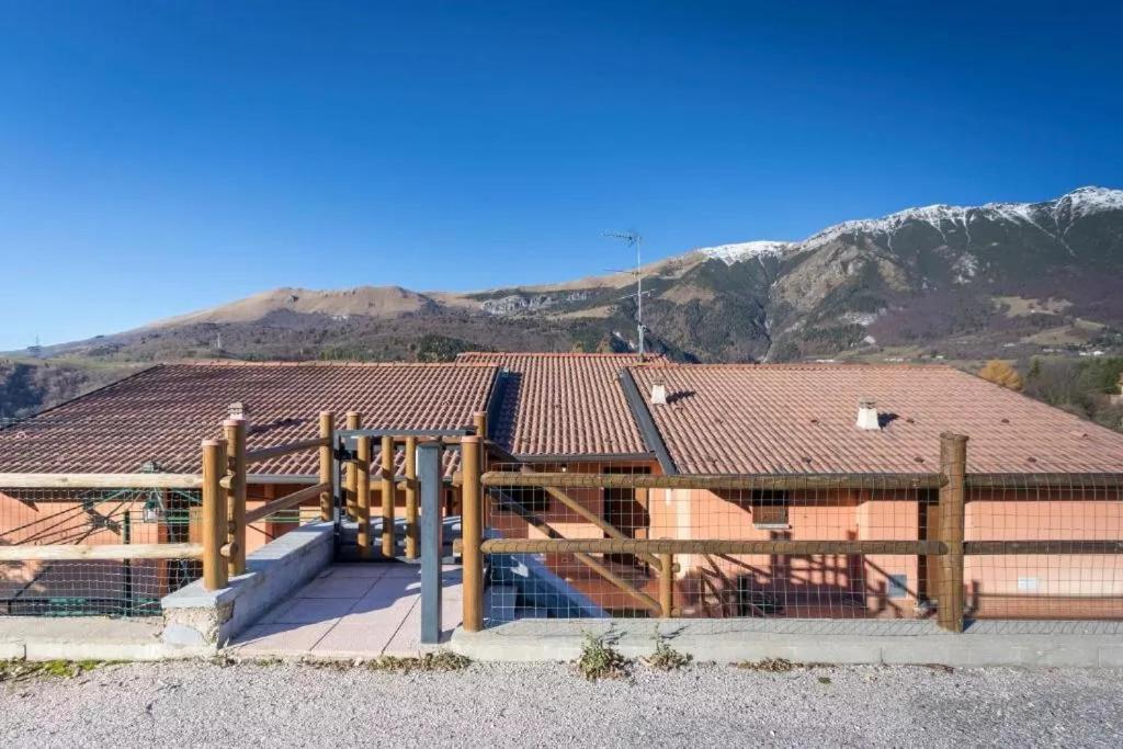 Casa Vacanze Rosalba Ferrara di Monte Baldo Exterior photo