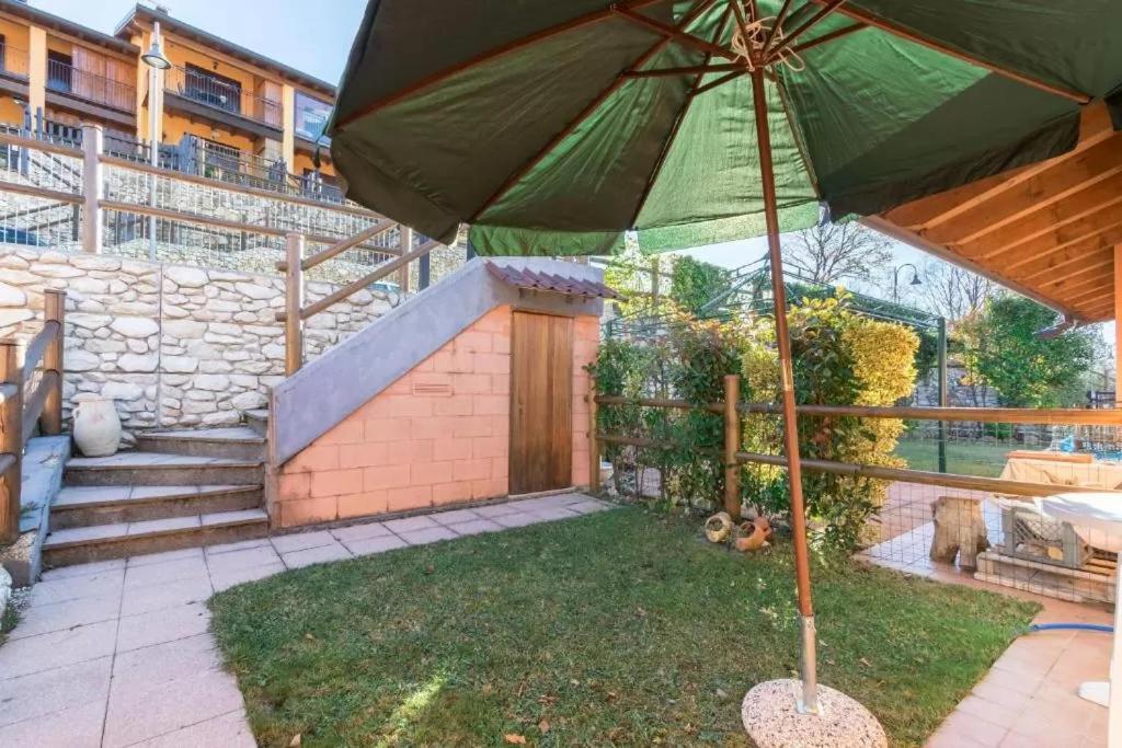Casa Vacanze Rosalba Ferrara di Monte Baldo Exterior photo